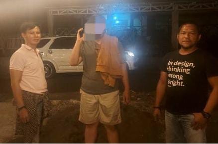 Tim Bravo ROTR dari Polresta Manado berhasil mengamankan terduga pelaku perbuatan penganiayaan. Identitas pelaku adalah CL, seorang mahasiswa berusia 22 tahun yang tinggal di Kelurahan Aermadidi Bawa, Lk. III, Kecamatan Aermadidi, Kabupaten Minut.