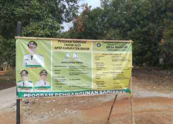 Penyerapan Anggaran Dalam Program Samisade Pekerjaan Betonisasi Jalan di Desa Mampir Kecamatan Cileungsi Kabupaten  Bogor terealisasi dengan baik (Foto : RH/Mitrapolri.com)