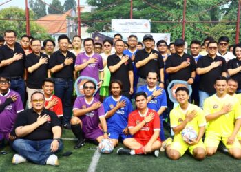 Kadiv Humas Polri Irjen Sandi Nugroho membuka acara Seven Soccer yang diikuti seluruh jajaran Divisi Humas dan jurnalis. Sebanyak 105 peserta memeriahkan acara tersebut