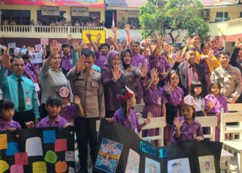 Tim ALPHA ROTR bersama Unit PPA dan Binmas Polresta Manado menyambangi SD, SMP Advent Paal Dua, yang terletak di Jl. Yos Sudarso No 115, Paal Dua, Kec. Paal Dua, Kota Manado. Kunjungan ini dilakukan atas permintaan pihak sekolah yang tengah menggelar acara bertema “Bully and Drugs Free Zone.
