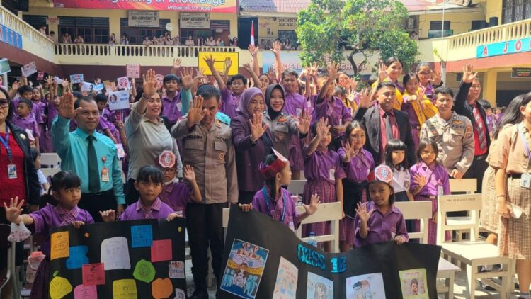 Tim ALPHA ROTR bersama Unit PPA dan Binmas Polresta Manado menyambangi SD, SMP Advent Paal Dua, yang terletak di Jl. Yos Sudarso No 115, Paal Dua, Kec. Paal Dua, Kota Manado. Kunjungan ini dilakukan atas permintaan pihak sekolah yang tengah menggelar acara bertema “Bully and Drugs Free Zone.
