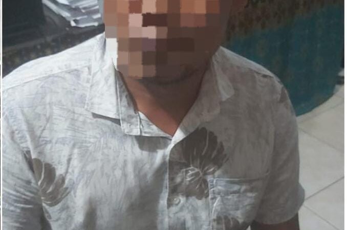 Tim Delta Resmob beraksi pada Senin malam, pukul 22.39 WITA, berhasil mengamankan pelaku perzinaan yang meresahkan. Terlapor yang teridentifikasi sebagai TM (47 tahun), seorang pekerja swasta, ditangkap di Griya Paniki Indah, Senin (30/10.2023).