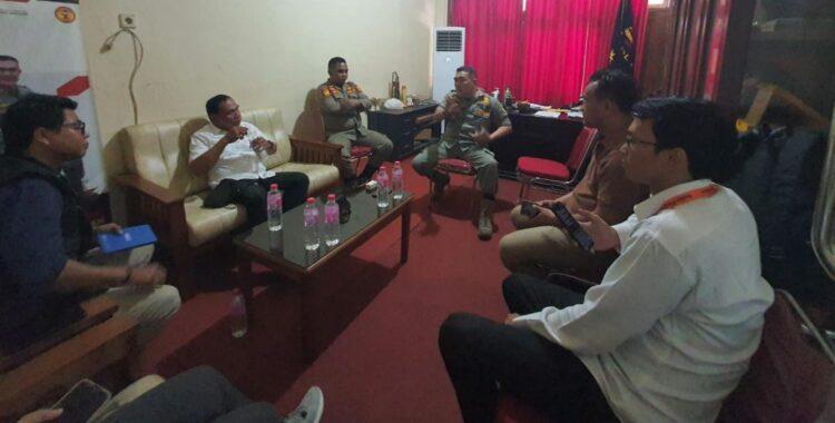 Rapat Koordinasi Lanjutan dalam rangka persiapan penertiban Alat Peraga Sosialisasi (APS) di wilayah Kota Manado.