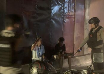 Pada patroli di wilayah hukum Polresta Manado, petugas berhasil mengidentifikasi sekelompok anak muda yang berkumpul dengan gerak-gerik mencurigakan. Melalui pemeriksaan, petugas memberikan himbauan kepada mereka untuk kembali ke rumah masing-masing demi menjaga ketertiban.