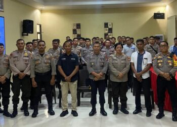 Polresta Manado melakukan kegiatan pembinaan rohani dan mental, yang disebut Binrohtal, sebagai upaya untuk meningkatkan kualitas keimanan dan ketaqwaan anggotanya kepada Tuhan Yang Maha Esa.