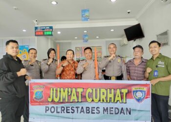 JUMAT CURHAT: Sat Binmas Polrestabes Medan menggelar kegiatan Jumat Curhat di Kantor BRi cabang Titi Kuning Jalan AH Nasution, Medan, Jumat (3/11/2023).(Foto Dok/Polrestabes)
