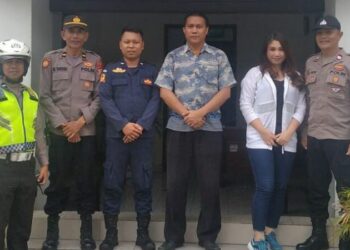 Satgas Preventif Operasi Mantap Brata (OMB) Polresta Manado berhasil melaksanakan pengamanan yang ketat dalam sidang pleno penetapan Daftar Calon Tetap (DCT) DPRD Kota Manado di Kantor Komisi Pemilihan Umum (KPU) setempat. Acara yang dihadiri oleh Komisioner KPU Kota Manado, Bawaslu Kota Manado, serta perwakilan dari masing-masing partai politik berlangsung dengan aman dan lancar, Jumat (3/10/2023).
