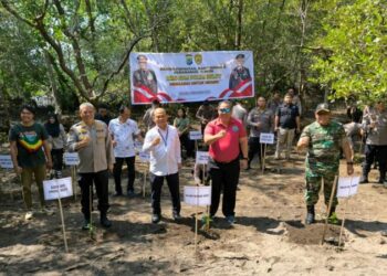Pada hari Sabtu, tanggal 04 November 2023, pukul 09.00 Wita, NDC Resort Kel. Molas Lingk. IV Kec. Bunaken Kota Manado menjadi saksi dari Kegiatan Bakti Kesehatan, Bakti Sosial, dan Penanaman Pohon yang digelar oleh Biro SDM Polda Sulut.

Acara ini juga dirangkaikan dengan peringatan 33 Tahun Mengabdi AKABRI Lulusan Tahun 1990 dengan tema “MENGABDI UNTUK NEGERI”.