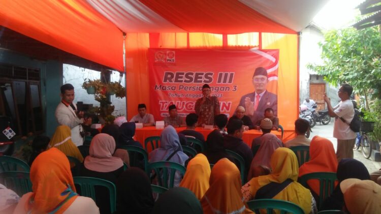Reses masa persidangan III Tahun 2023 anggota DPRD kota Tegal dari fraksi PKS, Tauchidin, bertempat di kediaman Ibu. Muah Jl. Metro Kel.Debong lor Kec. Tegal Barat Sabtu (4/11/23) berjalan lancar
