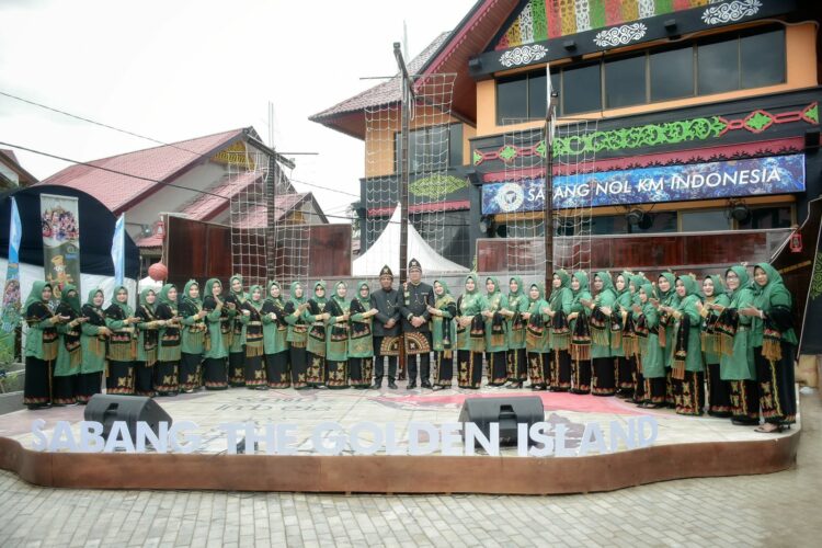 Perhelatan Akbar Pekan Kebudayaan Aceh, Kota Sabang mengusung tema The Golden Island yang dapat dimaknai tanah dari surga, dengan harapan tanah Sabang mampu menyejahterakan masyarakatnya.