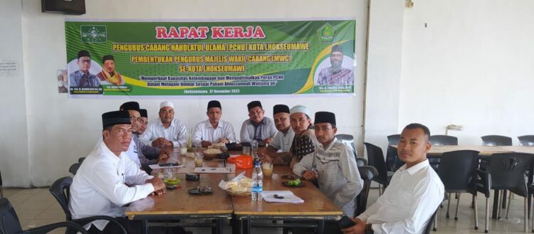 Pengurus Cabang Nahdatul Ulama (PCNU) Lhokseumawe menggelar Rapat Kerja untuk menyempurnakan kepengurusan Majelis Wakil Cabang (MWC) tingkat kecamatan se-Kota Lhokseumawe. Kegiatan tersebut digelar di Coffee Time, Lhokseumawe, Selasa (7/11/2023).