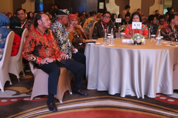 Wali Kota Tegal, Dedy Yon Supriyono hadiri Konferensi Tahunan Tujuan Pembangunan Berkelanjutan (Sustainable Development Goals) atau SDGs Annual Conference tahun 2023. Konfrensi yang bertema Air, Energi dan Pertanian menuju Ketahanan Pangan Berkelanjutan berlangsung di Hotel Royal Ambarukmo Kabupaten Sleman Daerah Istimewa Yogyakarta (DIY) Minggu hingga Selasa (5-7/11).