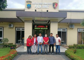 Kedatangan Ketua Pemuda Batak Bersatu Dewan Pimpinan Daerah Sumatera Utara tampak didampingi Kepala Biro Badan Perbantuan Hukum PBB DPD Sumut Paul J J Tambunan, SE., SH., MH dan Daniel S Sihotang, Marudut Hasiolan Gultom, SH serta Ketua Pemuda Batak Bersatu DPC Deli Serdang Musa Silalahi, A.Md., S.Kom.