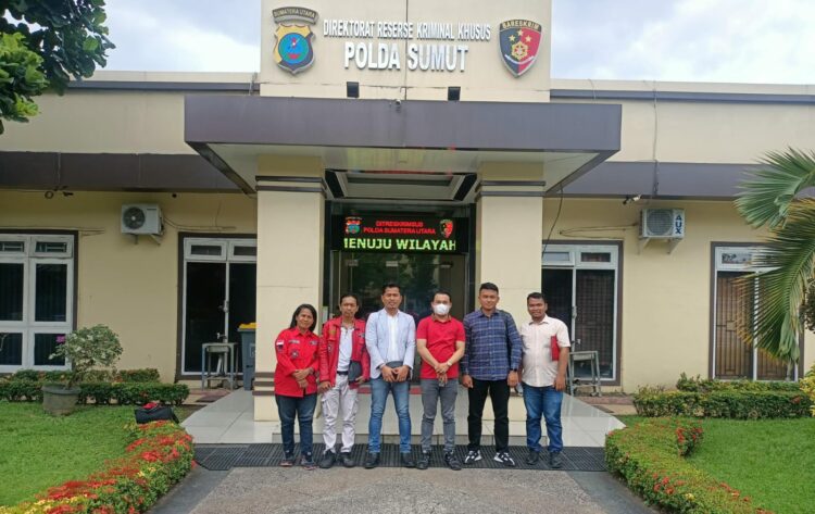 Kedatangan Ketua Pemuda Batak Bersatu Dewan Pimpinan Daerah Sumatera Utara tampak didampingi Kepala Biro Badan Perbantuan Hukum PBB DPD Sumut Paul J J Tambunan, SE., SH., MH dan Daniel S Sihotang, Marudut Hasiolan Gultom, SH serta Ketua Pemuda Batak Bersatu DPC Deli Serdang Musa Silalahi, A.Md., S.Kom.