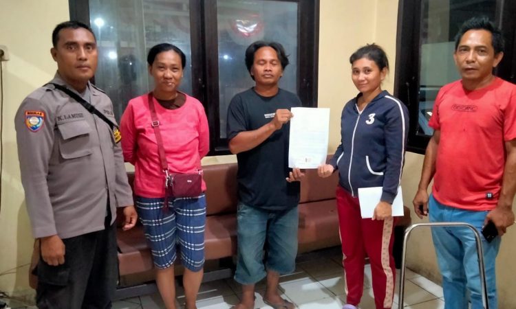Polsek Malalayang berhasil menyelesaikan kasus tidak menyenangkan yang melibatkan Susanti Makawoel (28 tahun) sebagai pelapor dan Johanis Makalare (43 tahun) sebagai terlapor. Peristiwa tersebut terjadi pada hari Kamis, 02 November 2023, sekitar pukul 08.30 WITA di Kelurahan Malalayang Satu Timur Lk VI, Kecamatan Mallyg, Kota Manado.