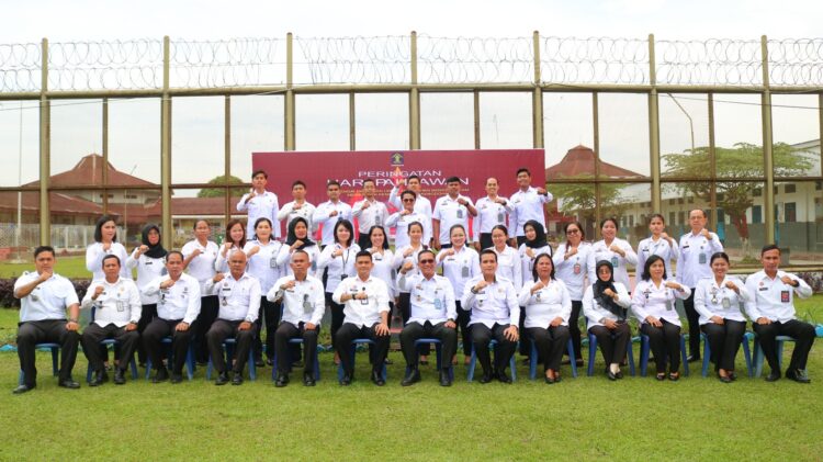 Lembaga Pemasyarakatan (Lapas) kelas IIA Siantar melaksanakan upacara hari pahlawan yang jatuh pada tanggal 10 Nopember 2023, yang dimulai sekitar pukul 09:00 wib.