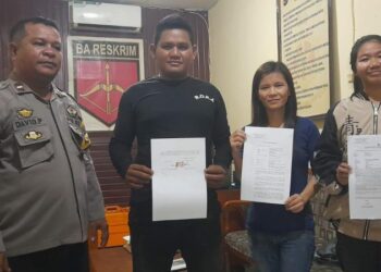 Bhabinkamtibmas Kelurahan Sindulang Satu dan Dua, Aipda David Pattiasina, melaksanakan Giat Problem Solving di Kantor Polsek Tuminting.