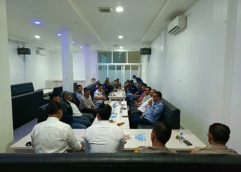 Kasat Intelkam Iptu Devi Iswandi Syahputra, S.H. dan Kasat Reskrim Iptu Winarto, S.H.,M.H.yang baru saja bertugas di Polres Nagan Raya mengadakan pertemuan silaturahmi dengan wartawan dari berbagai media di warung kopi Jeep Kupi2 kawasan Desa Baro Suka makmue.
