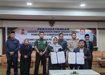 Pemerintah Kabupaten Nagan Raya bersama Komisi Independen Pemilihan Kabupaten (KIP) Nagan Raya melaksanakan Penandatanganan Naskah Perjanjian Hibah Daerah (NPHD) antara Pemerintah Kabupaten Nagan Raya dengan KIP Kabupaten Nagan Raya Tentang Dana Hibah Untuk Penyelenggaraan Pemilihan Bupati dan Wakil Bupati Nagan Raya Tahun 2024 bertempat di Aula Setdakab Nagan Raya,  Senin (20/11/23).