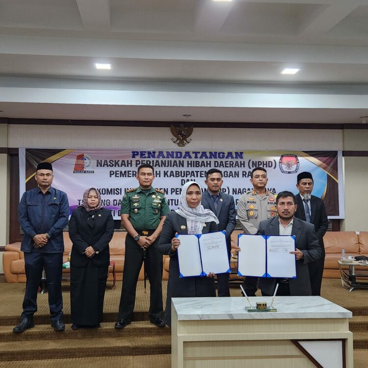 Pemerintah Kabupaten Nagan Raya bersama Komisi Independen Pemilihan Kabupaten (KIP) Nagan Raya melaksanakan Penandatanganan Naskah Perjanjian Hibah Daerah (NPHD) antara Pemerintah Kabupaten Nagan Raya dengan KIP Kabupaten Nagan Raya Tentang Dana Hibah Untuk Penyelenggaraan Pemilihan Bupati dan Wakil Bupati Nagan Raya Tahun 2024 bertempat di Aula Setdakab Nagan Raya,  Senin (20/11/23).