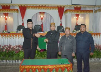 Rangkaian Rapat Paripurna Masa Sidang I Dewan Perwakilan Rakyat Kota (DPRK) Sabang Tahun 2023-2024 telah digelar di Gedung DPRK Sabang, pada tanggal 13-17 November 2023. Rapat tersebut membahas agenda Penyampaian dan Penandatangan Berita Acara Persetujuan Bersama antara Pimpinan DPRK Sabang dengan Walikota Sabang, terhadap Rancangan Qanun Kota Sabang tentang Anggaran Pendapatan dan Belanja Kota Sabang Tahun Anggaran 2024.