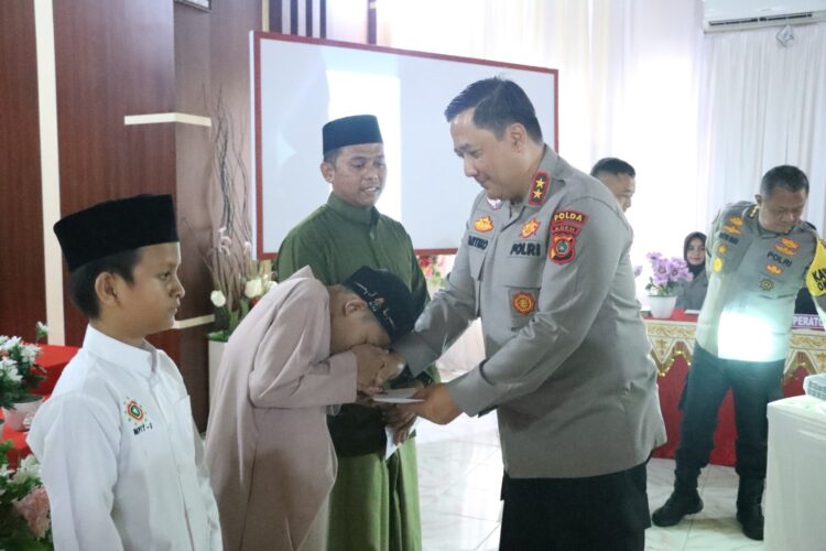 Kapolda Aceh melaksanakan kunjungan kerja ke polres Nagan Raya untuk melakukan pengecekan kesiapan personil dalam menghadapi pemilu tahun 2024.