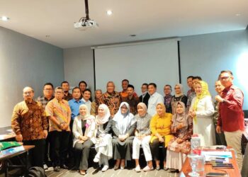 Sebanyak 22 peserta dari seluruh penjuru Indonesia berkumpul di Bandung untuk mengikuti pelatihan sertifikasi mediator yang diselenggarakan oleh Pusat Mediasi Nasional Kerjasama dengan GIZ Indonesia.