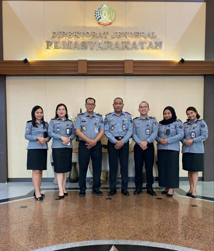 Lembaga Pemasyarakatan (Lapas) Kelas IIB Bitung Kanwil Kemenkumham Sulawesi Utara mengikuti Asistensi Perencanaan Anggaran Tahun 2024. Kamis (23/11/2023). Bertempat di Direktorat Jenderal Pemasyarakatan, kegiatan ini turut dihadiri Kepala Divisi Pemasyarakatan Kemenkumham Sulut, Aris Munandar, Kepala Lapas Kelas IIB Bitung, Syukron Hamdani, Kepala Urusan Kepegawaian dan Keuangan, Maya Rotty, bersama jajaran pengelola keuangan.