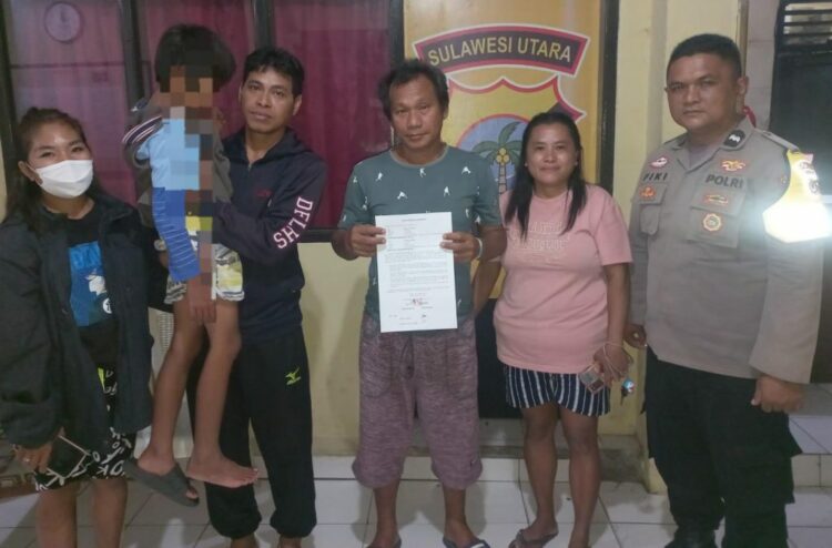 Bhabinkamtibmas Kelurahan Aipda F. Elias, telah melaksanakan Giat Problem Solving di Kantor Polsek Tuminting. Kejadian ini bermula dari pengaduan langsung orangtua korban, Feidy Saerang, seorang tukang batu berusia 38 tahun, yang merupakan Kristen Protestan dari Kelurahan Bitung Karangria Lk. IV pada hari Selasa tanggal 21 November 2023, sekitar Jam 22.00 Wita