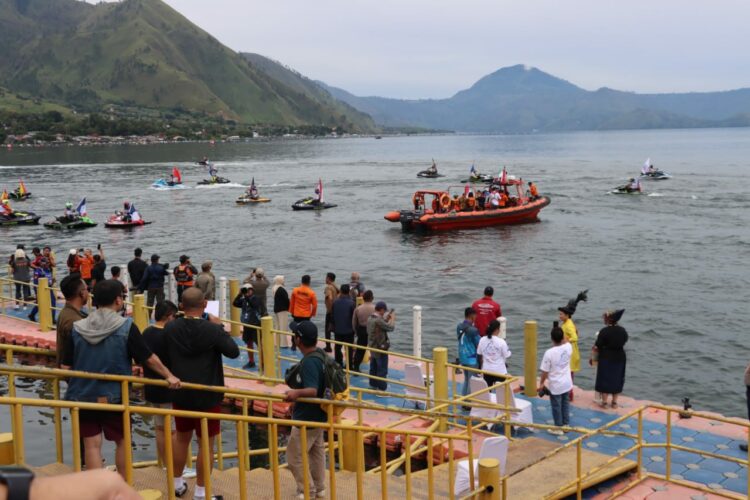 Polres Dairi Sukses amankan Event Internasional Aquabike Jetski Word Championship dan Festival Budaya, Kuliner dan UMKM di Silalahi Kabupaten Dairi. Kamis 23-11-2023. Kegiatan Pengamanan dimulai pada tanggal 22 hingga puncaknya pada tanggal 23 November 2023.