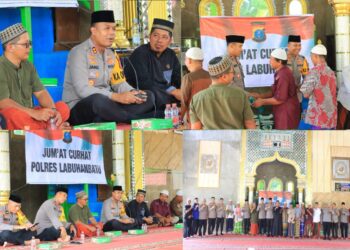Kapolres Labuhanbatu dalam kegiatan Jum,at Curhat di masjid Rohani Kampung Balik Gunung, Lingkungan Bandar Selamat 1.
