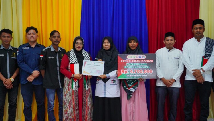 Badan Eksekutif Mahasiswa Universitas Bumi Persada (BEM UNBP) menyalurkan bantuan untuk rakyat Palestina melalui Komite Nasional Rakyat Palestina (KNRP) di Aula HBY Alue Awe, Jumat (24/11/2023).