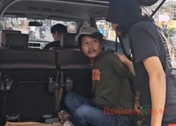 Personil Polsek Makassar dipimpin langsung oleh Iptu Gunawang, SH (Kanit Reskrim) di backup oleh personil Jatanras Polrestabes Makassar berhasil mengamankan 4 pelaku pembusuran yang terjadi pada hari Kamis tanggal 23 November 2023 sekitar pukul 23.15 wita di Jl. Abubakar Lambogo Makassar.