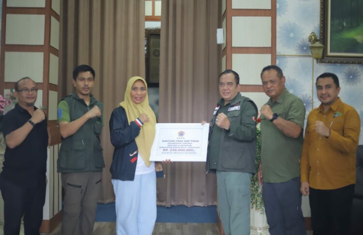 Penjabat (Pj) Bupati Nagan Raya, Fitriany Farhas, AP, SSos.,MSi, menerima kunjungan Deputi Bidang Rehabilitasi dan Rekonstruksi Badan Nasional Penanggulangan Bencana (BNPB) Pusat, Jarwansyah, SPd, MAP, MM, di Pendopo Bupati, Komplek Perkantoran Suka Makmue, Sabtu (25/11/2023).