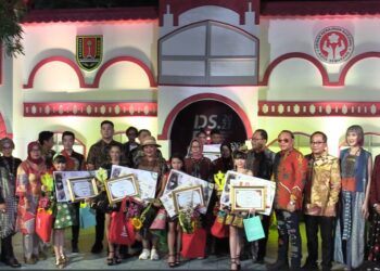 Deskranasda Semarang Fashion Festival (DSFF) 2023 di Kota Lama, Minggu (26/11) malam.
