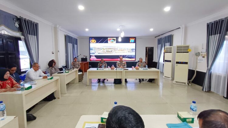 PENCEGAHAN TERORISME: Tim Supervisi dan Penelitian Puslitbang Polri yang dipimpin oleh Kapuslitbang Polri Brigjen Pol Iswyoto Agoeng Lesmono Doeta MSi mengunjungi Polrestabes Medan, dalam rangka membahas pencegahan terorisme, Senin (27/11/2023).(Foto Dok/Polrestabes)