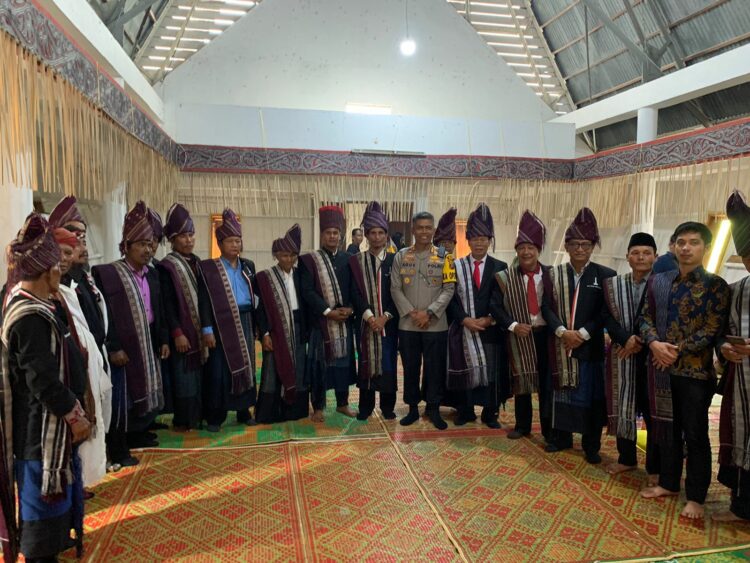 Pesta Budaya Tugu Luhutan Bolon Turpuk Pomparan Raja Silahi Sabungan Bolahan Amak Batu Raja yang digelar setiap bulan Nopember setiap tahunnya oleh keturunan Raja Silahi Sabungan diamankan Polres DAIRI sejak hari Jumat 24 Nopember 2023 hingga Minggu tgl 26 Nopember 2023 bertempat di Tugu Makam Raha Silahi Sabungan Silalahi Nabolak Kec. Silalahi Kab DAIRI.