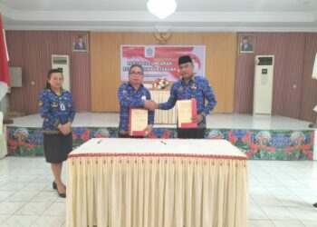 Kepala Lembaga Pemasyarakatan (Lapas) Kelas IIB Bitung Kanwil Kemenkumham Sulawesi Utara, Syukron Hamdani, mengikuti kegiatan penandatanganan perjanjian kerjasama dengan Balai Latihan Kerja (BLK) Kota Bitung. Rabu ((29/11/23).