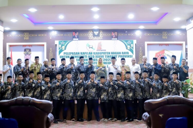 Penjabat (Pj) Bupati Nagan Raya Fitriany Farhas, AP, S.Sos., M.Si secara resmi melepas keberangkatan kafilah Musabaqah Tilawatil Qur’an (MTQ) Kabupaten Nagan Raya yang akan mengikuti MTQ ke XXXVI tingkat Provinsi Aceh tahun 1445 M/ 2023 di Kabupaten Simeulue. Pelepasan Kafilah MTQ Kabupaten Nagan Raya dihadiri Forkopimda, Sekretaris Daerah, para Kabag, Asisten, Staf Ahli, kepala SKPK, Camat itu berlangsung di Anjungan Pendopo komplek perkantoran setempat pada Rabu (22/11/2023) malam.
