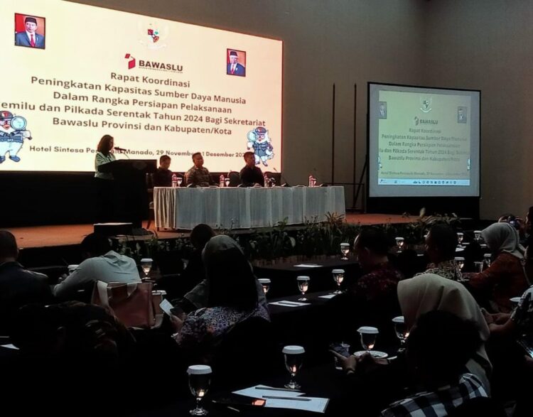 Satgas Preventif Operasi Mantap Brata Polresta Manado memberikan pengamanan maksimal pada kegiatan strategis Bawaslu dalam rangka Rapat Koordinasi Persiapan Pelaksanaan Pemilu dan Pilkada Serentak Tahun 2024. Acara ini diadakan di Hotel Sintesa Peninsula dan dihadiri oleh Sekretariat Bawaslu Provinsi serta Kabupaten/Kota, Rabu (29/11/2023).