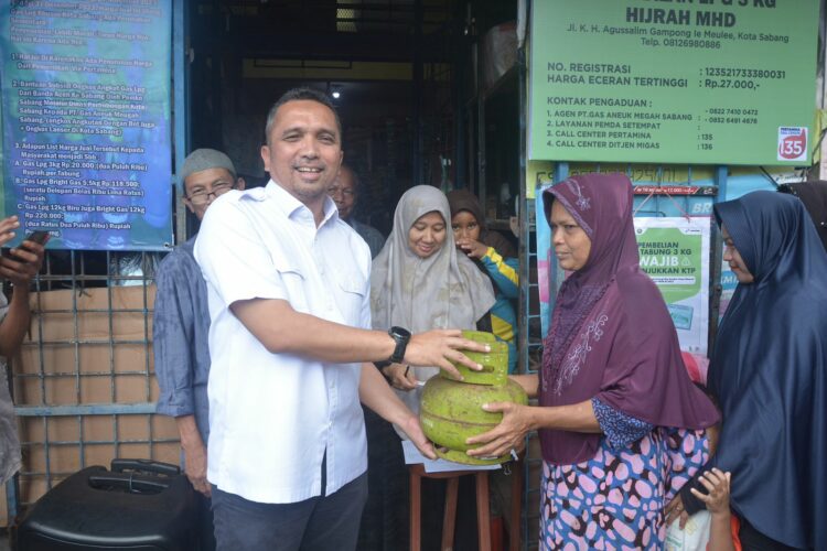 Pemerintah Kota Sabang melalui Dinas Perhubungan memberikan subsidi biaya angkut penyeberangan gas elpiji atau disebut juga LPG (Liquefied Petroleum Gas), dari Banda Aceh ke Sabang. Pelaksanaan kegiatan subsidi ongkos angkut tersebut diresmikan Pj Wali Kota Sabang Reza Fahlevi di pangkalan LPG Hijrah MHD Ie Meulee Kota Sabang, Jum'at (1/12/23).