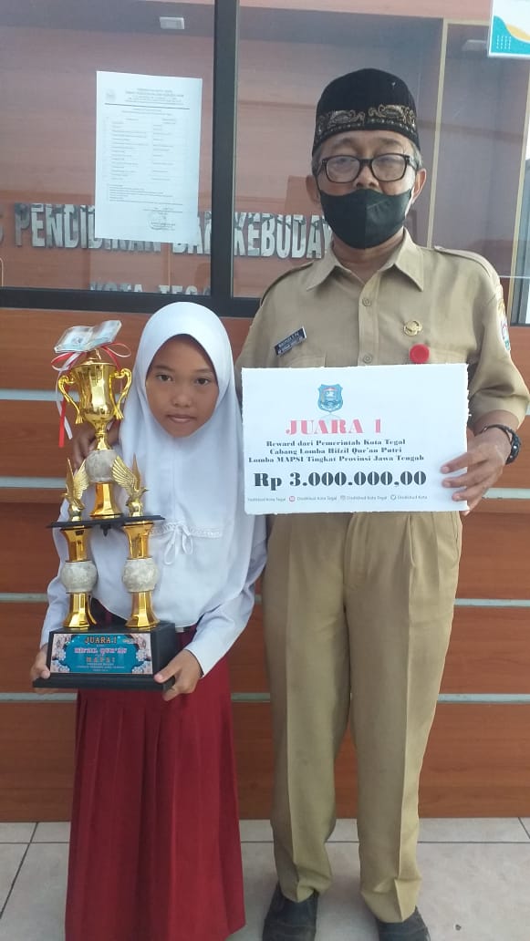 Dilla Rukhama siswi SD Slerok 1 Kec. Tegal Timur Kota Tegal telah berhasil meraih prestasi Juara 1 Hifzil Qur'an dalam lomba MAPSI di tingkat Propinsi Jateng