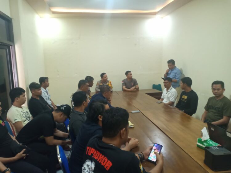 Kepala Kepolisian Resor (Kapolres) Sinjai, AKBP Fery Nur Abdulah, S.I.K mengungkapkan bahwa kasus penyelidikan dugaan pencabulan anak di bawah umur penyelidikan dibuka kembali setelah mendatangi TKP, mengunjungi rumah orang tua korban dan dilakukan gelar perkara. Sabtu (2/12/2023).