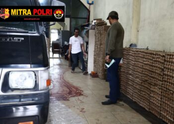 Seorang pria bernama Eddy Sofyan alias Liong (60) warga kota gunungsitoli nias, kecamatan gunungsitoli kota, tewas bersimbah darah di jalan diponegoro no.267 tepatnya dalam tokonya gunung mas pada hari sabtu 02/12/2023, diketahui sekira pukul 21.30 wib.