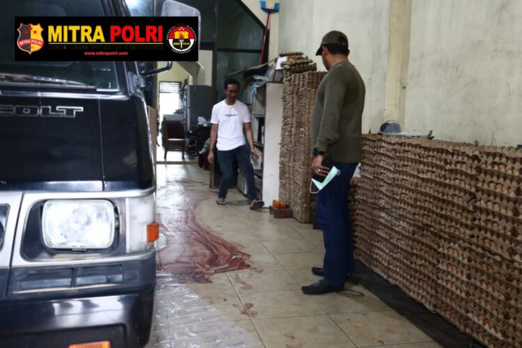 Seorang pria bernama Eddy Sofyan alias Liong (60) warga kota gunungsitoli nias, kecamatan gunungsitoli kota, tewas bersimbah darah di jalan diponegoro no.267 tepatnya dalam tokonya gunung mas pada hari sabtu 02/12/2023, diketahui sekira pukul 21.30 wib.