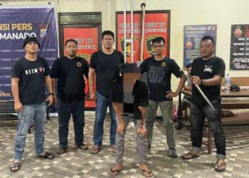 Tim ALPHA ROTR berhasil mengamankan seorang terduga pelaku pembawa sajam tanpa izin di Jalan Desa Ponto, Kecamatan Wori, Kabupaten Minahasa Utara. Pelaku, identitasnya disebut sebagai AB, seorang laki-laki berusia 21 tahun, tanpa pekerjaan tetap, beragama Kristen, dan beralamatkan di Desa Ponto, Kecamatan Wori, Kabupaten Minut pada hari Minggu, 03 Desember 2023, sekitar pukul 02.00 Wita.
