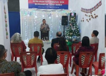 Kasat Binmas Polresta Manado, Kompol Arie Najoan, S.H, turut melaksanakan kegiatan Minggu Kasih di gereja GPdI El-Roy Poligriya Permai Buha Manado. Acara tersebut dihadiri oleh sejumlah tokoh agama, pemimpin lingkungan, dan komunitas, termasuk Ketua Majelis Pusat GPdI, Pdt. Robert Longkutoy, MTh, Minggu (3/12/2023).