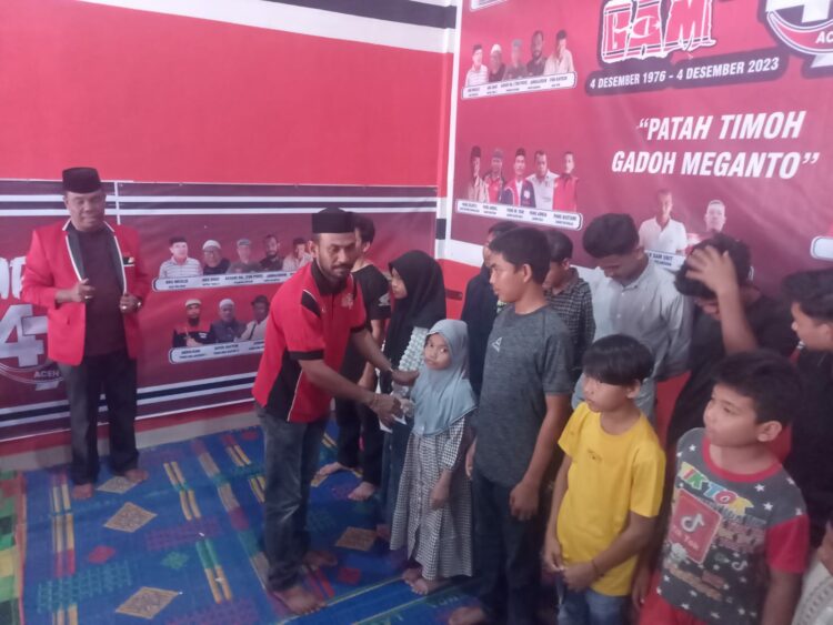 Peringatan Milad Gerakan Aceh Merdeka (GAM) yang 47 tahun di Kabupaten Nagan Raya diperingati secara meriah dan khidmat Senin (04/04/23) dipusatkan di kantor DPW Partai Aceh wilayah Nagan Raya kawasan desa Blang Baro Kuala Kabupaten Nagan Raya.