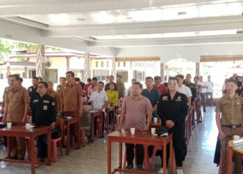 Komisi Pemilihan Umum Kabupaten Nias Barat merekrut sebanyak 2037 orang anggota Kelompok Penyelenggara Pemungutan Suara (KPPS) yang tersebar di delapan Kecamatan dan 105 Desa di wilayah Nias Barat. KPPS itu nantinya bertugas untuk pemungutan suara pada 14 Februari 2024.