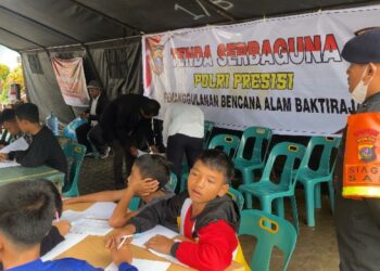 TENDA SERBAGUNA: Polda Sumut dirikan tenda serbaguna untuk lokasi ujian anak-anak korban longsor Humbahas, (Foto Dok/ Polda Sumut)